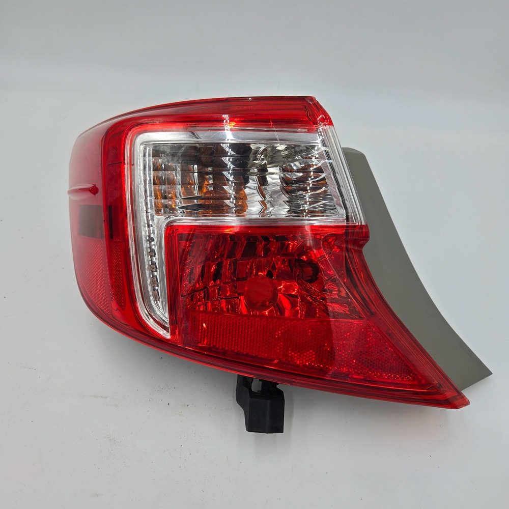 2012-2014 Toyota Camry Left Driver Outer Tail Light Lamp OEM LH
